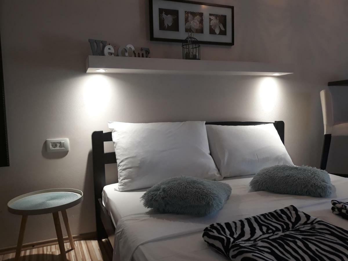 Apartmani Diana Biograd Na Moru Exterior foto
